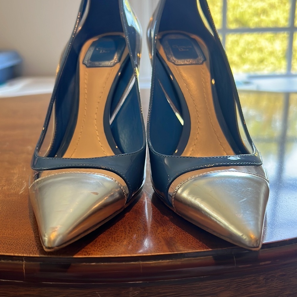Authentic and rare Dior silver, lucite and blue pumps w/ 4” signature Dior Heel - Picture 5 of 7
